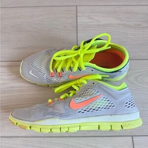 Nike FREE 5.0 Size 6